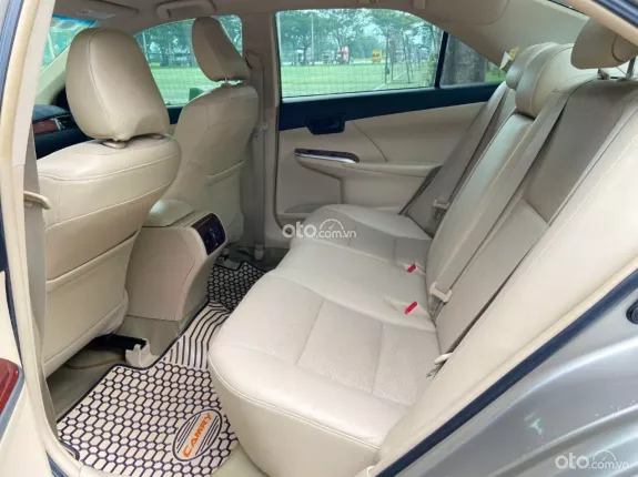 Toyota Camry 2.0E 2014 - Bảo dưỡng 5000 km thay nhớt một lần miễn phí