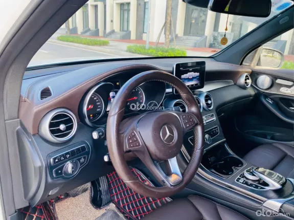 Mercedes-Benz GLC 250 4Matic 2018 - Hỗ trợ trả góp, xe đẹp chủ đi giữ gìn, full lịch sử hãng, giá tốt