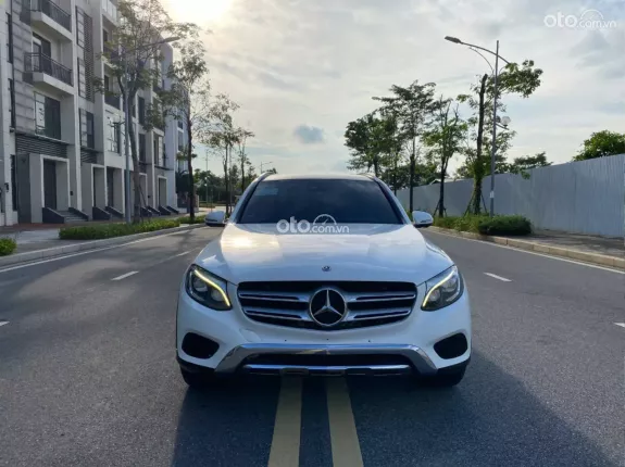 Mercedes-Benz GLC 250 4Matic 2018 - Hỗ trợ trả góp, xe đẹp chủ đi giữ gìn, full lịch sử hãng, giá tốt