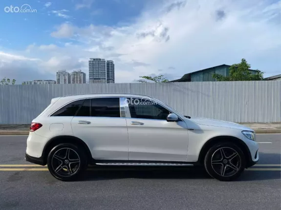 Mercedes-Benz GLC 250 4Matic 2018 - Hỗ trợ trả góp, xe đẹp chủ đi giữ gìn, full lịch sử hãng, giá tốt