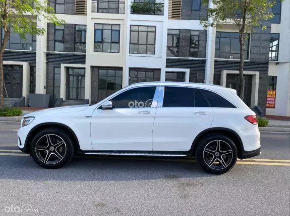 Mercedes-Benz GLC 250 4Matic 2018 - Hỗ trợ trả góp, xe đẹp chủ đi giữ gìn, full lịch sử hãng, giá tốt