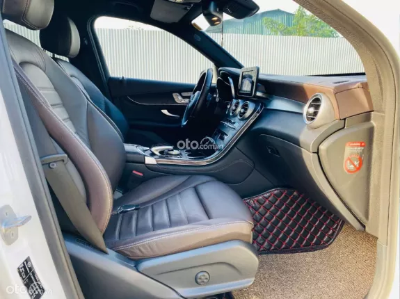 Mercedes-Benz GLC 250 4Matic 2018 - Hỗ trợ trả góp, xe đẹp chủ đi giữ gìn, full lịch sử hãng, giá tốt