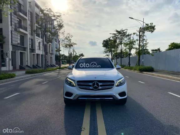 Mercedes-Benz GLC 250 4Matic 2018 - Hỗ trợ trả góp, xe đẹp chủ đi giữ gìn, full lịch sử hãng, giá tốt