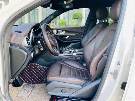 Mercedes-Benz GLC 250 4Matic 2018 - Hỗ trợ trả góp, xe đẹp chủ đi giữ gìn, full lịch sử hãng, giá tốt