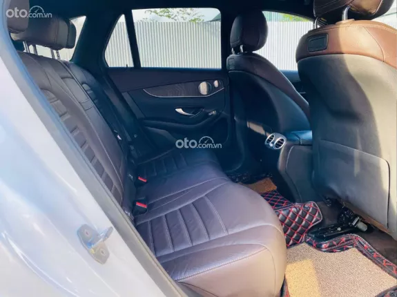 Mercedes-Benz GLC 250 4Matic 2018 - Hỗ trợ trả góp, xe đẹp chủ đi giữ gìn, full lịch sử hãng, giá tốt