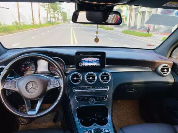Mercedes-Benz GLC 250 4Matic 2018 - Hỗ trợ trả góp, xe đẹp chủ đi giữ gìn, full lịch sử hãng, giá tốt