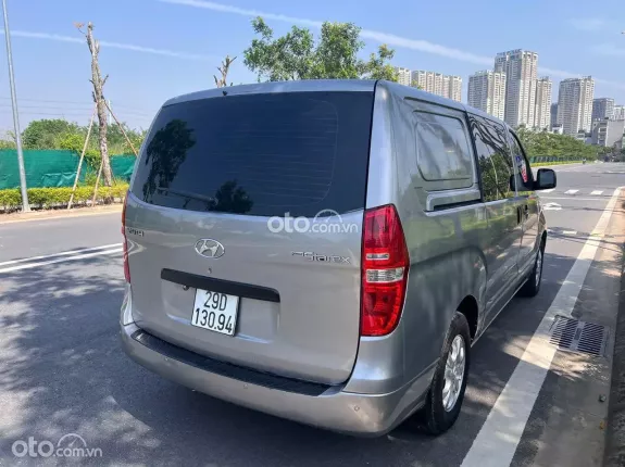 Hyundai Starex 2.4 MT 2013 - Giá 350tr