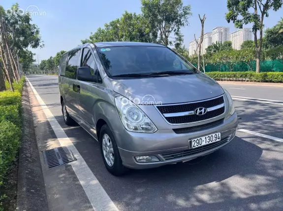 Hyundai Starex 2.4 MT 2013 - Giá 350tr