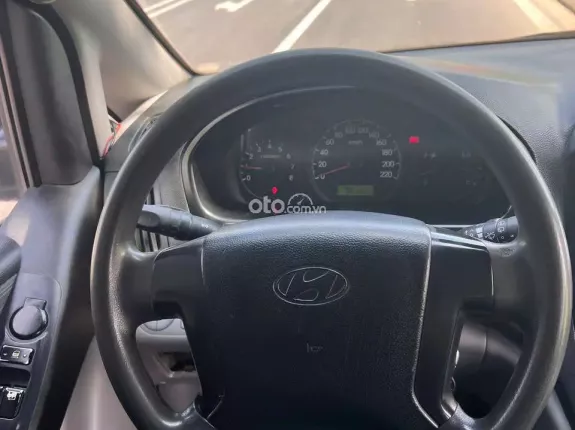 Hyundai Starex 2.4 MT 2013 - Giá 350tr