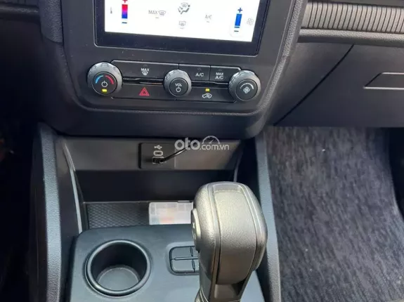 Ford Ranger XLS 2.2 4x2 AT 2024 - Giá 670tr