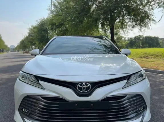 Toyota Camry 2.5G 2019 - Sơn zin cả xe, bao check, full lịch sử hãng