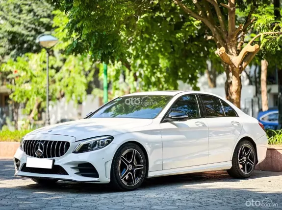 Mercedes-Benz C300 AMG 2019 - Cực đẹp - giá còn thương lượng