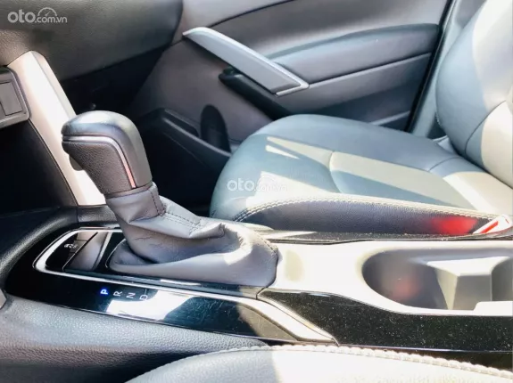 Toyota Corolla Cross 1.8 V  2021 - Hỗ trợ trả góp, xe đẹp nhập khẩu, trang bị full options