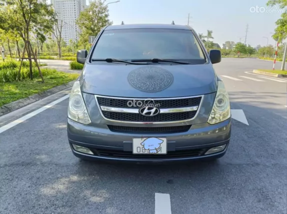 Hyundai Grand Starex 2009 - 2.4 MT 9 chỗ máy xăng, Nội ngoại thất còn rất đẹp, đã lên đầy đủ option
