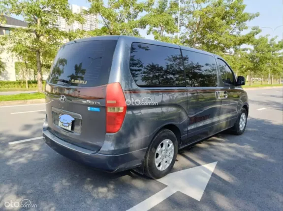 Hyundai Grand Starex 2009 - 2.4 MT 9 chỗ máy xăng, Nội ngoại thất còn rất đẹp, đã lên đầy đủ option