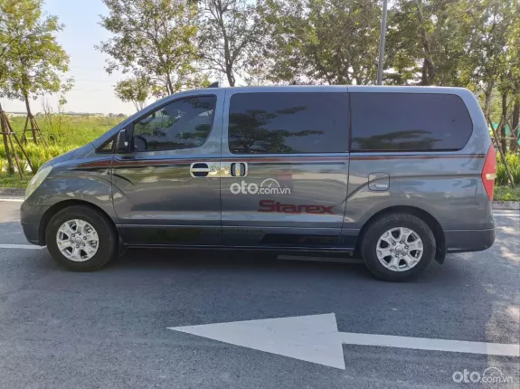Hyundai Grand Starex 2009 - 2.4 MT 9 chỗ máy xăng, Nội ngoại thất còn rất đẹp, đã lên đầy đủ option