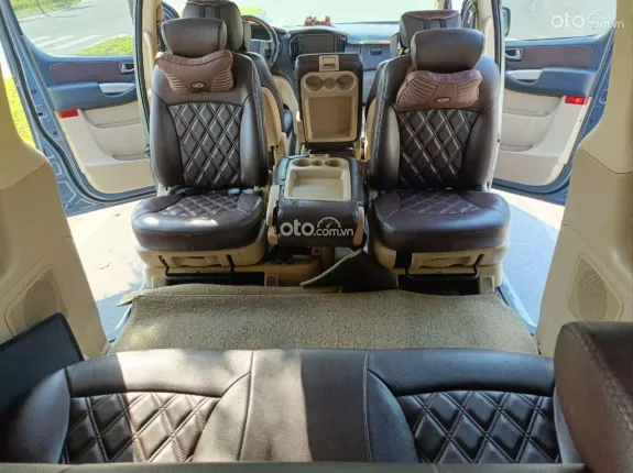 Hyundai Grand Starex 2009 - 2.4 MT 9 chỗ máy xăng, Nội ngoại thất còn rất đẹp, đã lên đầy đủ option