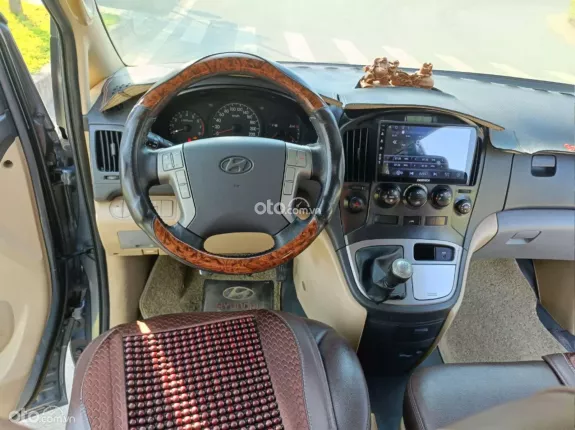 Hyundai Grand Starex 2009 - 2.4 MT 9 chỗ máy xăng, Nội ngoại thất còn rất đẹp, đã lên đầy đủ option