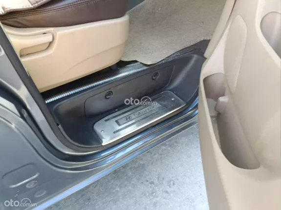 Hyundai Grand Starex 2009 - 2.4 MT 9 chỗ máy xăng, Nội ngoại thất còn rất đẹp, đã lên đầy đủ option