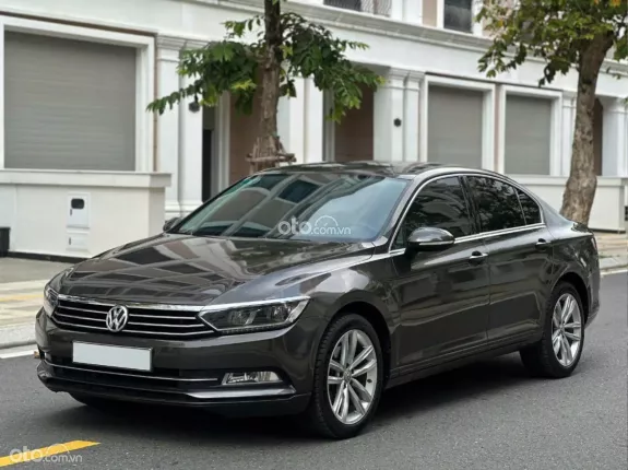 Volkswagen Passat 1.8 TSI Blue Motion 2017 - Đăng ký lần đầu 2020 full lịch sử hãng có hổ trợ vay bank