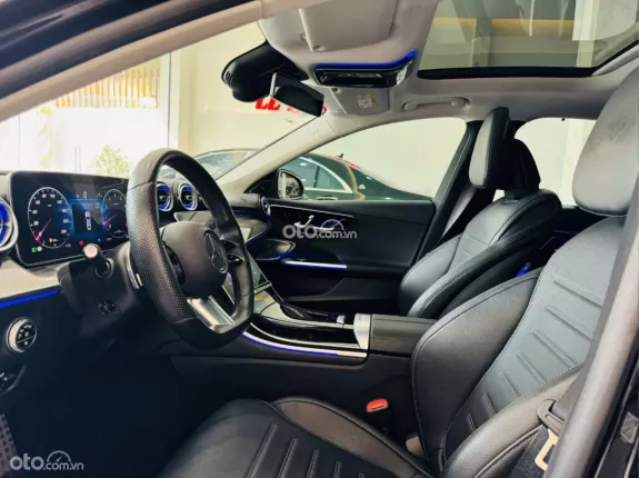 Mercedes-Benz C300 AMG 2021 - 1 tỷ 650 triệu