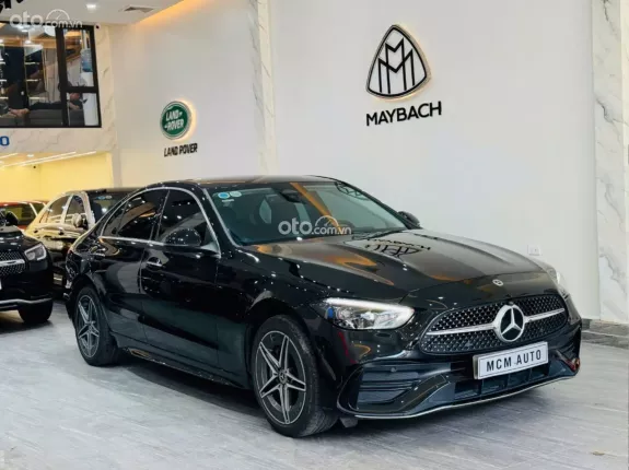 Mercedes-Benz C300 AMG 2021 - 1 tỷ 650 triệu