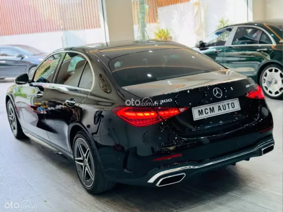 Mercedes-Benz C300 AMG 2021 - 1 tỷ 650 triệu