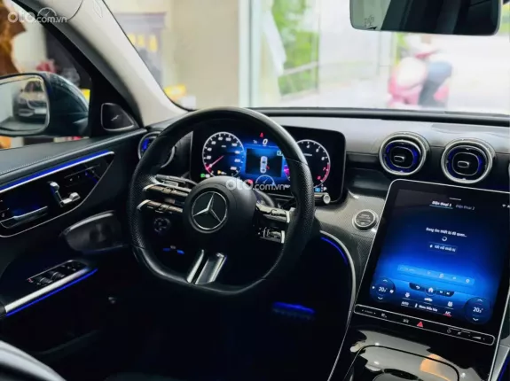 Mercedes-Benz C300 AMG 2021 - 1 tỷ 650 triệu