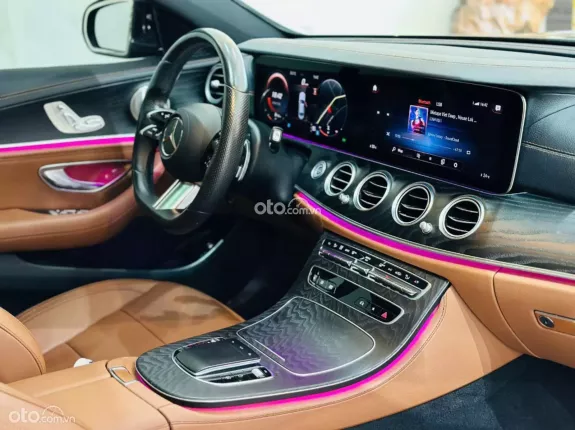 Mercedes-Benz E300 AMG 2021 - Chạy 2v miles full lịch sử bảo dưỡng hãng