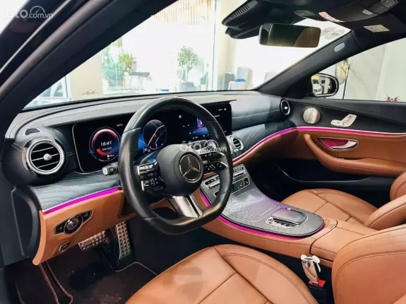 Mercedes-Benz E300 AMG 2021 - Chạy 2v miles full lịch sử bảo dưỡng hãng