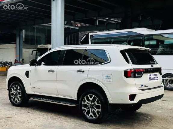 Ford Everest Titanium 2.0L AT 4WD 2023 - FORD EVEREST 2023 BI-TURBO 2 CẦU BẢN FULL XE LƯỚT_Định cư Mỹ nên mới bán