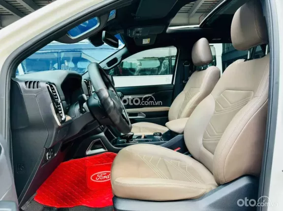 Ford Everest Titanium 2.0L AT 4WD 2023 - FORD EVEREST 2023 BI-TURBO 2 CẦU BẢN FULL XE LƯỚT_Định cư Mỹ nên mới bán