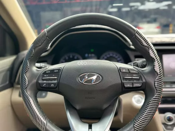 Hyundai Elantra 2.0 AT Cao cấp 2021 - Xe đẹp không lỗi nhỏ