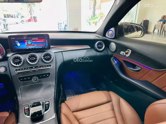 Mercedes-Benz C300 AMG 2018 - Chạy hơn 3 vạn miles full lịch sử hãng.