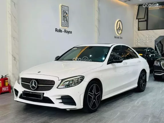 Mercedes-Benz C300 AMG 2018 - Chạy hơn 3 vạn miles full lịch sử hãng.