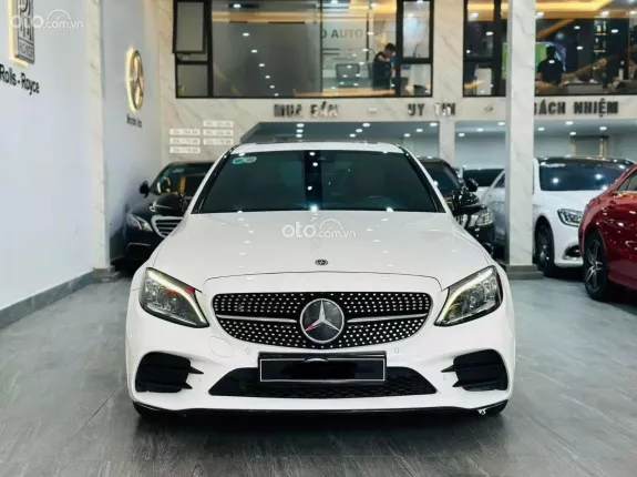 Mercedes-Benz C300 AMG 2018 - Chạy hơn 3 vạn miles full lịch sử hãng.