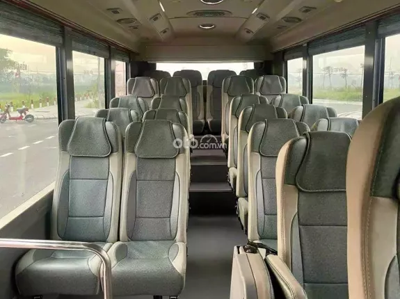 Hyundai Grand Starex 2.5 MT 2019 - Bán Hyundai Tracomeco 29 chỗ thân rộng đời 2019. Xe đẹp