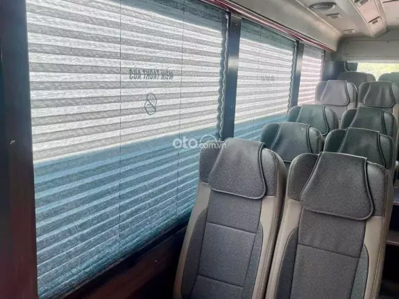 Hyundai Grand Starex 2.5 MT 2019 - Bán Hyundai Tracomeco 29 chỗ thân rộng đời 2019. Xe đẹp