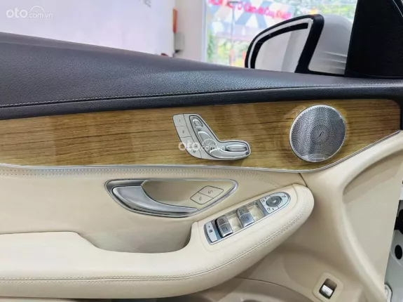 Mercedes-Benz GLC 250 4Matic 2018 - Bao check hãng, test thợ thoải mái trước khi giao dịch