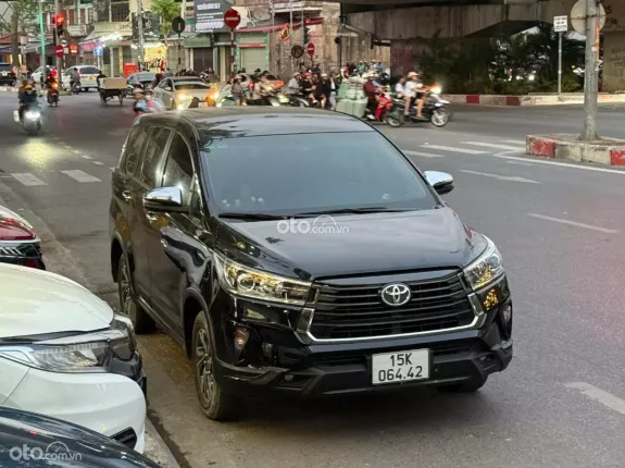 Toyota Innova 2.0 Venturer AT 2022 - Hỗ trợ bank 50% - 70% giá trị xe