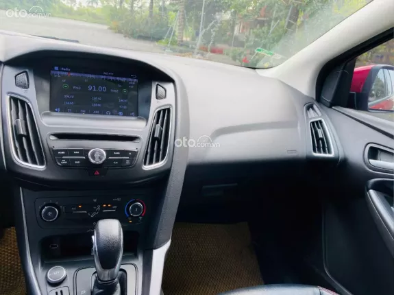 Ford Focus 1.5L EcoBoost Trend Sedan 2018 - Xe đẹp, siêu lướt, giá tốt sang tên ngay