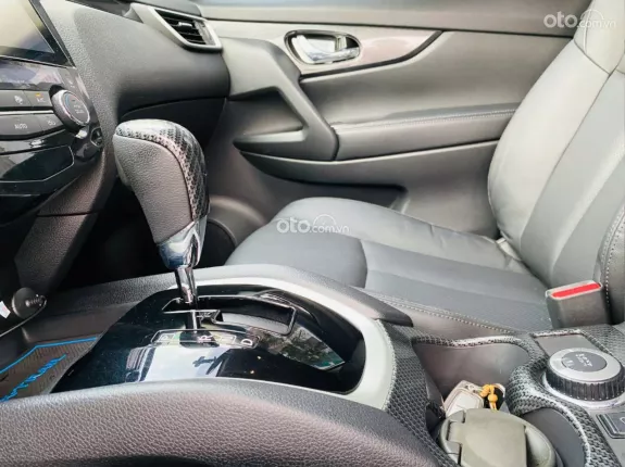 Nissan X trail 2.5 SV 4WD Premium 2018 - Xe đẹp, 1 chủ từ đầu, đủ hồ sơ giấy tờ sang tên ngay