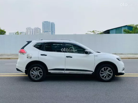 Nissan X trail 2.5 SV 4WD Premium 2018 - Xe đẹp, 1 chủ từ đầu, đủ hồ sơ giấy tờ sang tên ngay