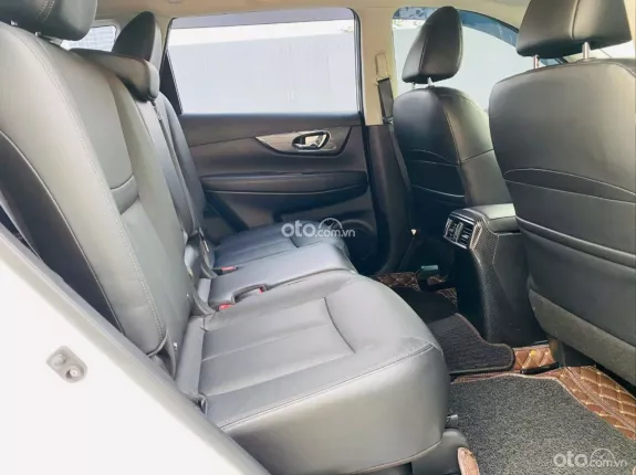 Nissan X trail 2.5 SV 4WD Premium 2018 - Xe đẹp, 1 chủ từ đầu, đủ hồ sơ giấy tờ sang tên ngay