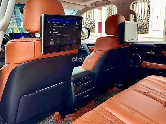 Lexus LX 570 2020 - Chạy ít màu đen nội thất da bò
