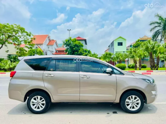 Toyota Innova 2.0E 2016 - Đã lên cam 360