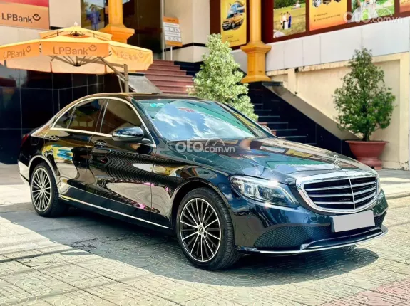 Mercedes-Benz C200 Exclusive 2020 - Xe siêu lướt, đẹp, full lịch sử hãng