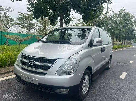 Hyundai Grand Starex 2.4 MT 2009 - 9 chỗ máy xăng
