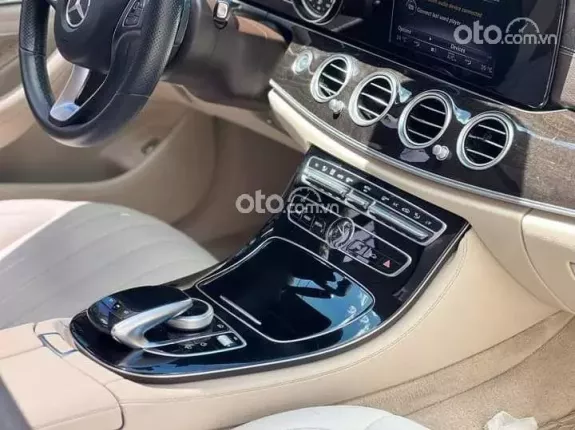 Mercedes-Benz E250 2016 - Siêu lướt