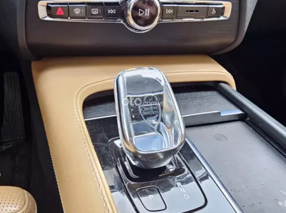 Volvo XC90 T8 Hybrid Recharge AWD 2021 - Xe an toàn nhất TG, full bảo dưỡng hãng
